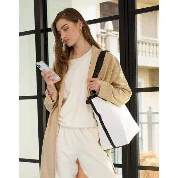 Walter Baker Carly White and Black Canvas Daytripper Bag, New, MSRP $198 - Picture 1 of 8